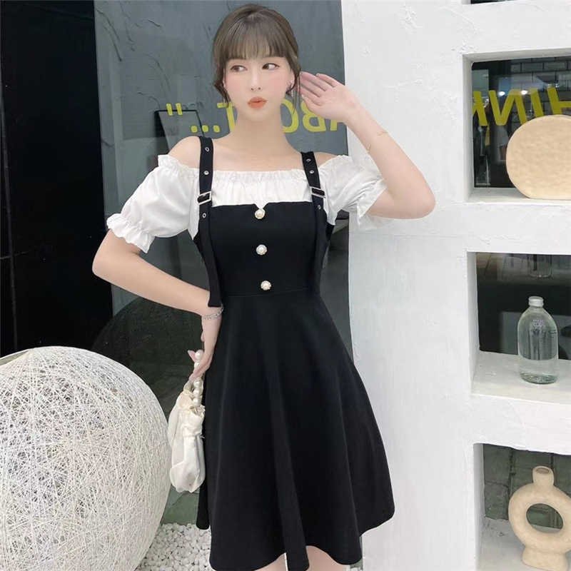 Real photo 2021 summer new Hepburn style small black dress French slim design