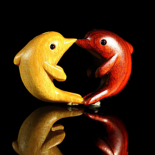 挂件檀香 绿檀 印尼紫檀海豚款挂饰吊坠钥匙扣装饰挂饰链饰品供应