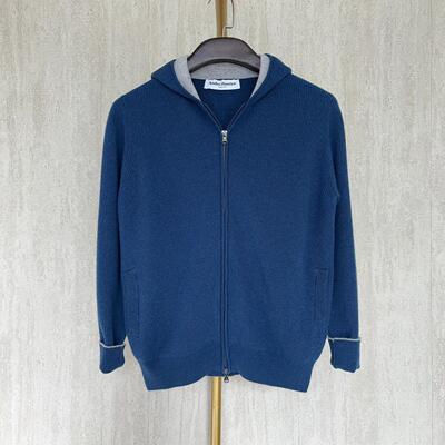 蓝色连帽羊绒开衫男士