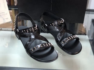 新款 夏季 黑色鳄鱼纹金属铆钉凉鞋 聚鹏名品 透气潮流拖鞋 GZ男士