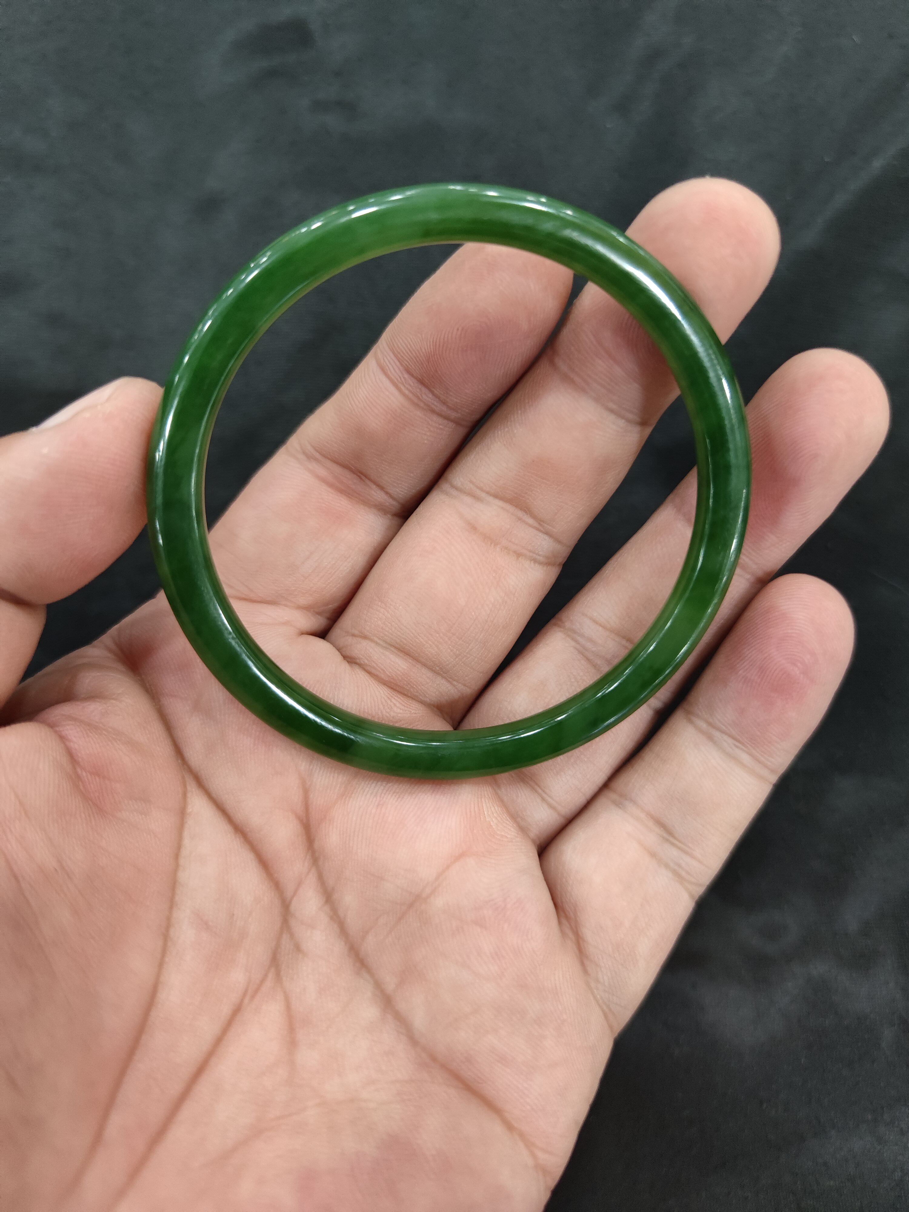 和田碧玉手镯俄罗斯碧玉菠菜绿满绿手镯碧玉细条手镯59圈口