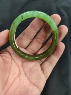 和田碧玉手镯乌兰海碧玉手镯带糖色双色碧玉手镯轮胎款无裂56圈口