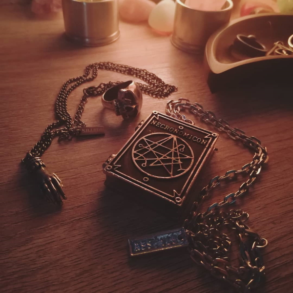 RESTYLE暗黑哥特书型项链