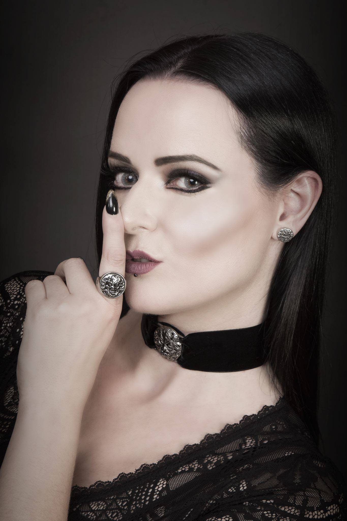 Alchemy Gothic P813 M'era Luna月神人脸月亮哥特摇滚丝绒颈带