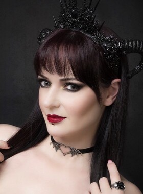 Alchemy哥特蝙蝠吸血鬼心形颈带