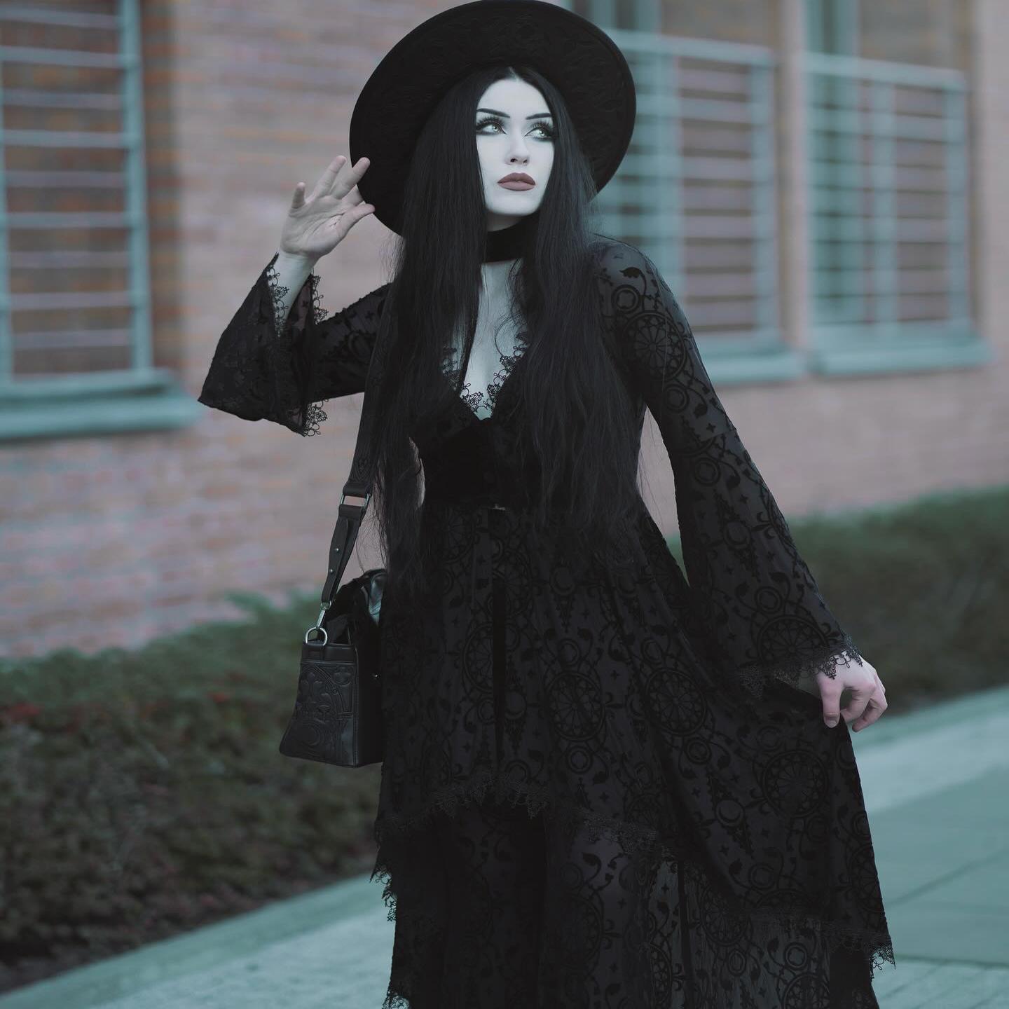 暗黑哥特蕾丝拖尾蕾丝上衣