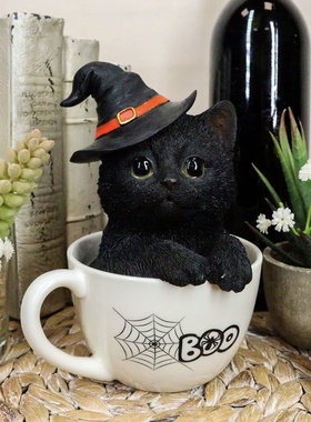 杯中的小黑猫树脂摆件