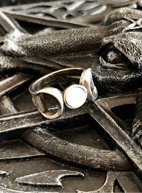 Alchemy gothic R219 Triple Goddess三女神复古哥特月白石亮戒指