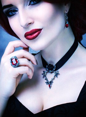 英国A牌黑玫瑰荆棘桃心颈带项链