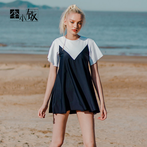 李小饭撞色裙式保守女显遮肚泳衣