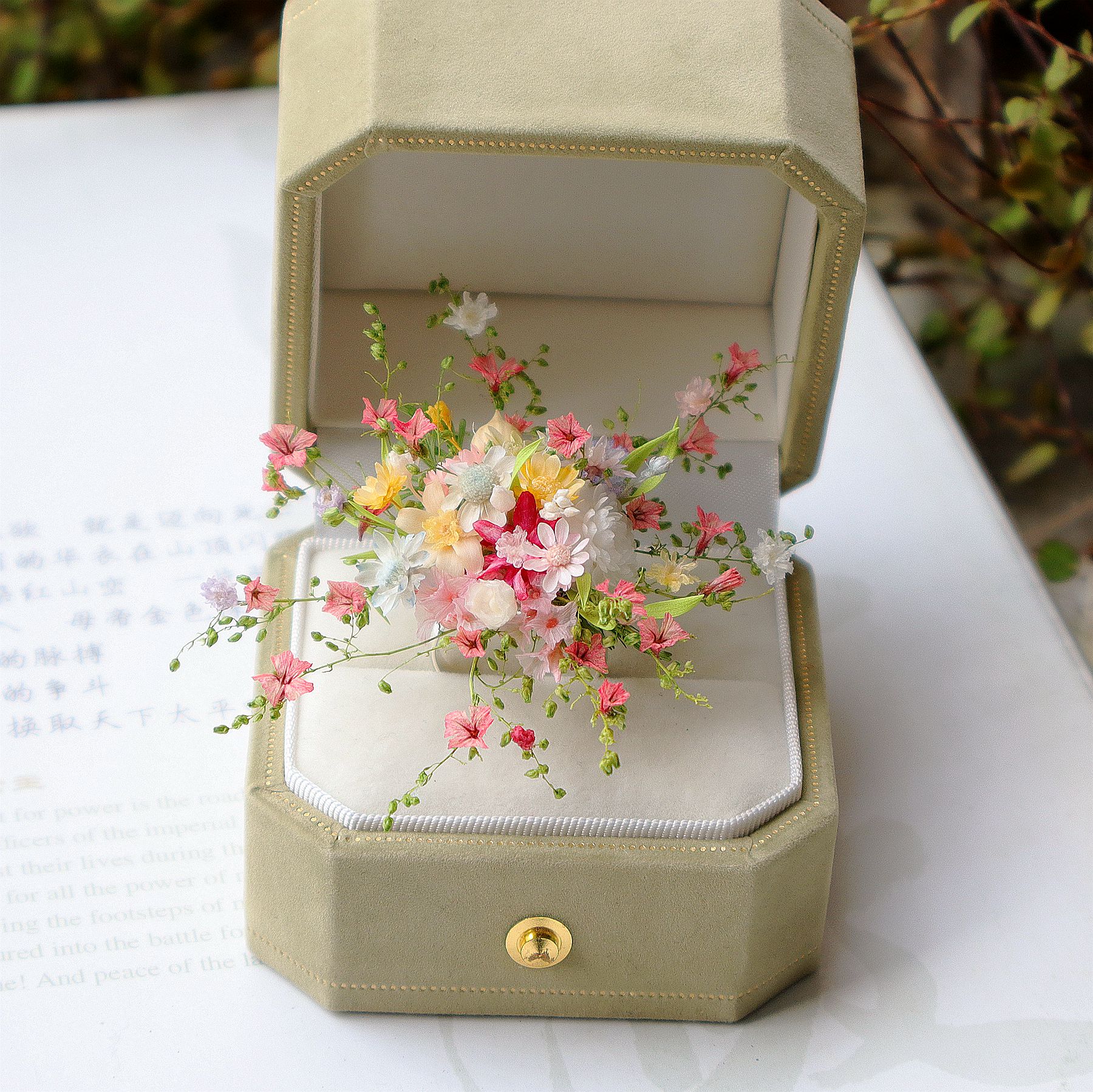 馨缘枝造原创设计手作花枝春色款永生花戒指求订婚礼纱拍照配饰品