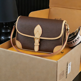 新款老花carryall小号bb法棍包牛角枕头水桶ivy邮差托特中古女包