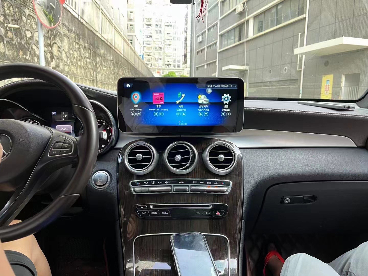 奔驰c级e级b级V级glc260l cla gla glk300导航原厂款中控大屏改装