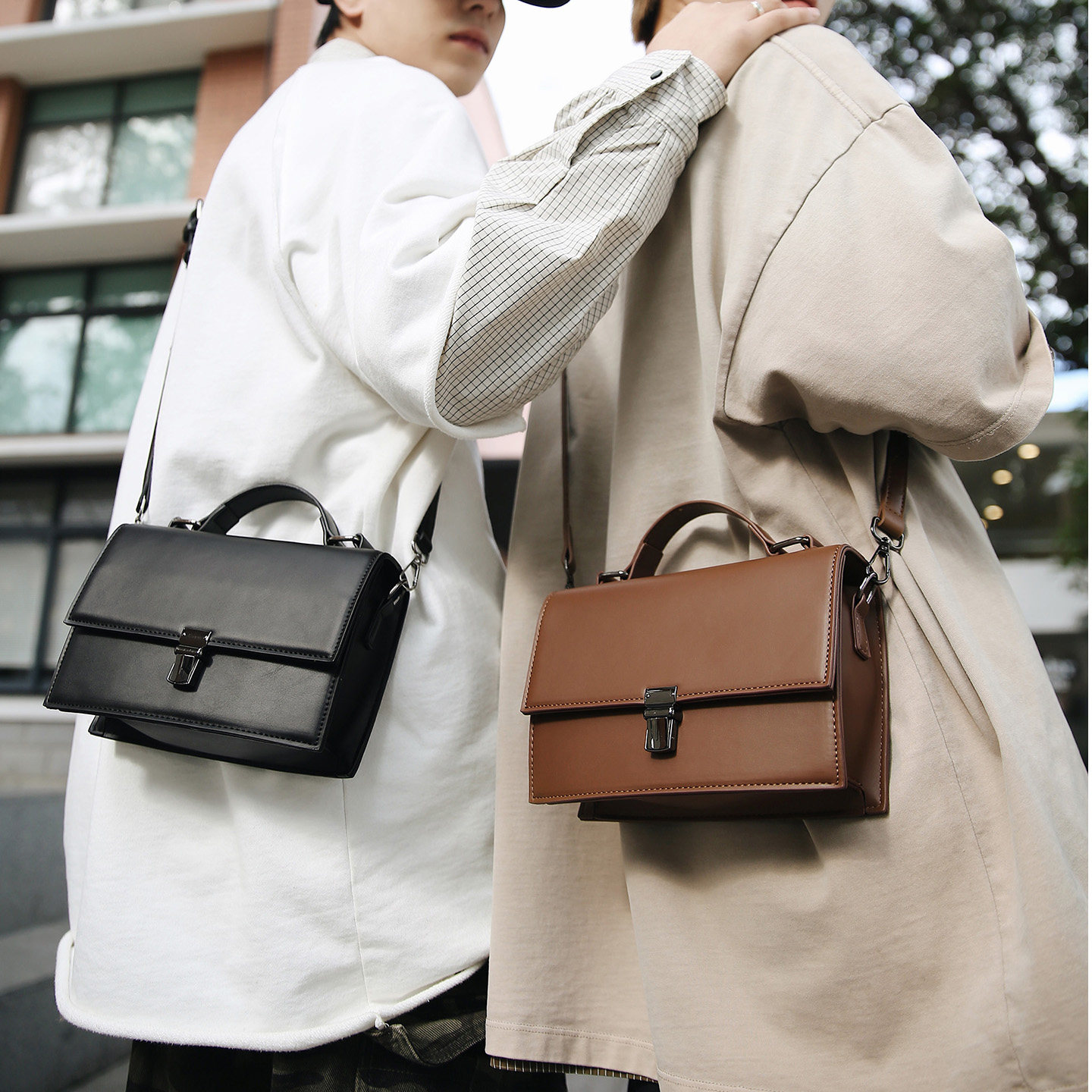 日韩风简约黑色小方包男士斜挎包休闲手PU提包时尚高级感穿搭单品