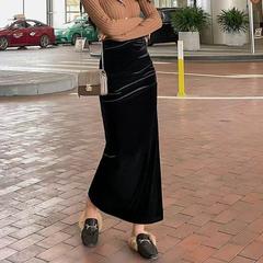 金丝绒半身裙女秋冬加绒加厚直筒裙高腰显瘦黑色开叉包臀一步长裙