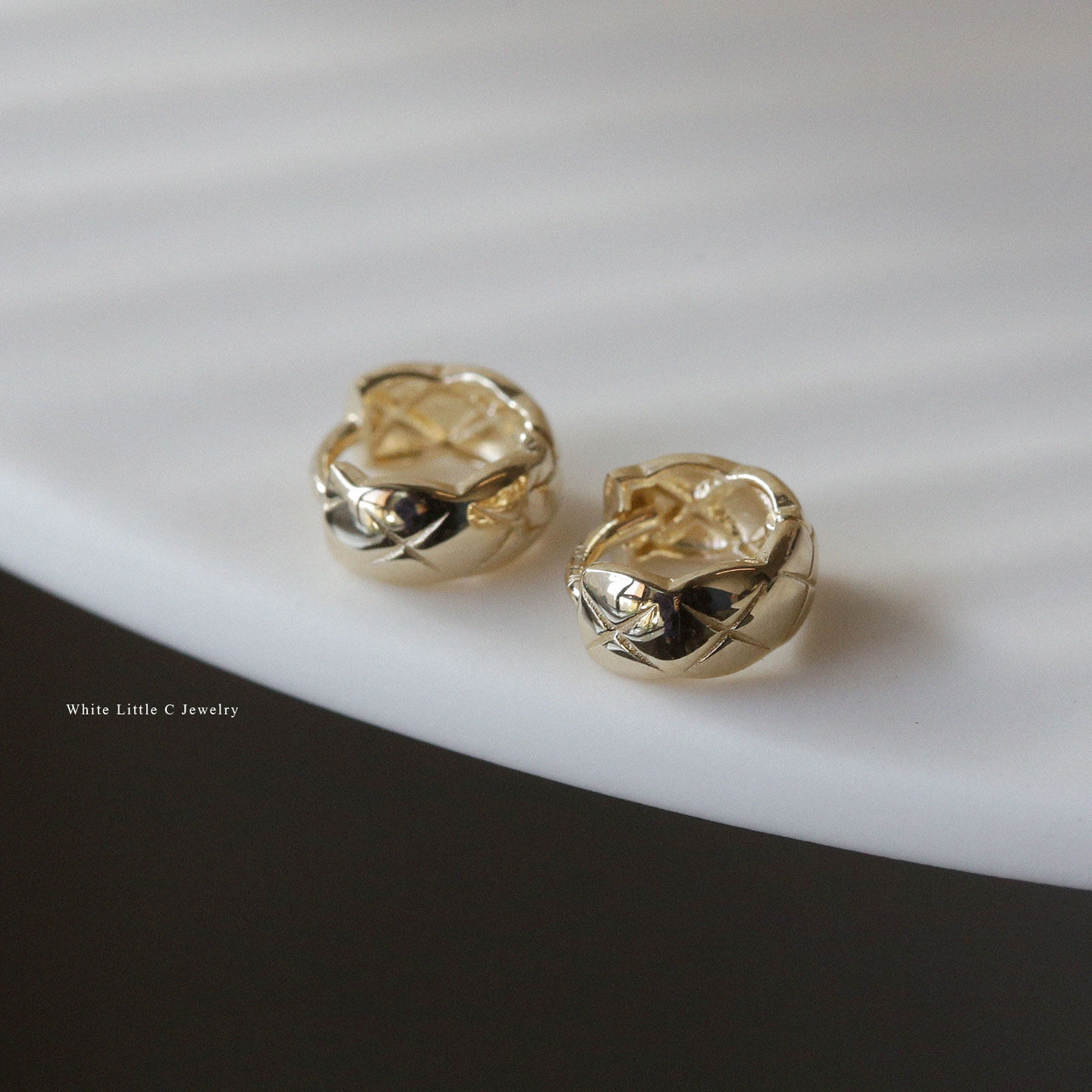 厚实版 气质复古时尚菱形格纹素圈14K10K金耳扣耳圈韩国爆品耳环,饰品/流行首饰/时尚饰品新,耳环,淘宝优惠券,粉丝福利购,淘宝优惠卷