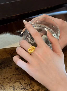 水贝黄金5D镶嵌蝴蝶结黄钻戒指