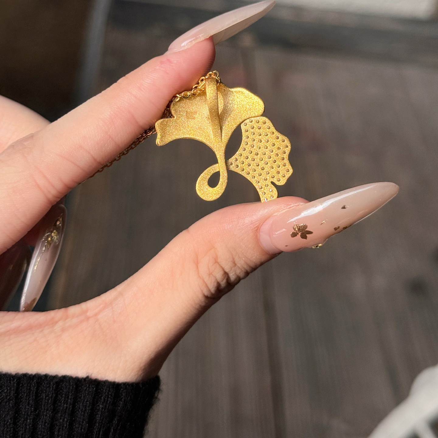 古法5D足金999水贝黄金满钻银杏叶吊坠新款2025送女友