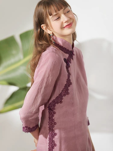 Miccbeirn亚麻中式桃粉旗袍复古典雅撞色蕾丝斜襟盘扣连衣裙