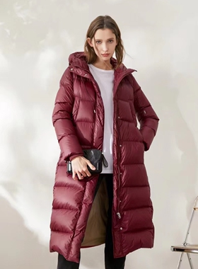Miccbeirn新款冬长款过膝90绒修身显瘦羽绒服女哑光连帽羽绒外套