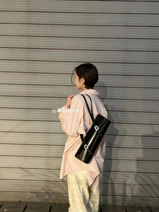 肉肉陈Whiterm韩国小众新款潮酷黑色单肩腋下包ins时尚女包法棍包