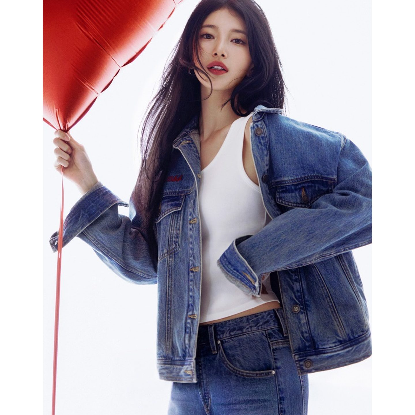 GUESS女牛仔短外套心形LOGO