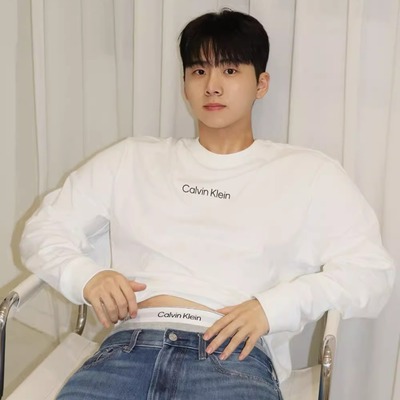 CK Jeans韩国代购25秋男士字母胶印纯棉宽松打底上衣T恤4LD232G