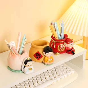 新款国潮神仙摆件笔筒办公室财神置物收纳学生桌面笔筒轻奢高级感