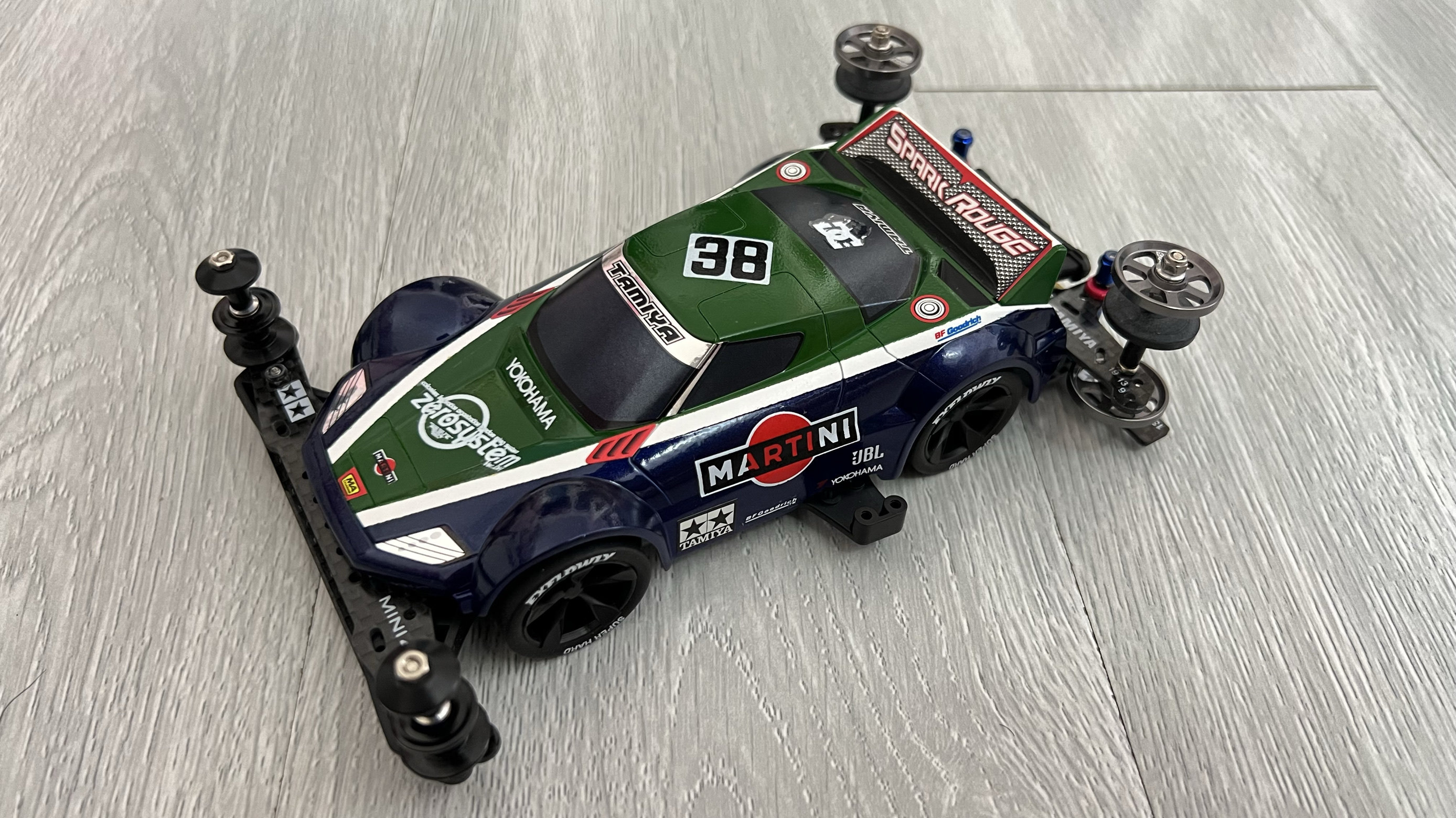 田宫四驱车 Spark Rouge MA底盘车壳（18642）