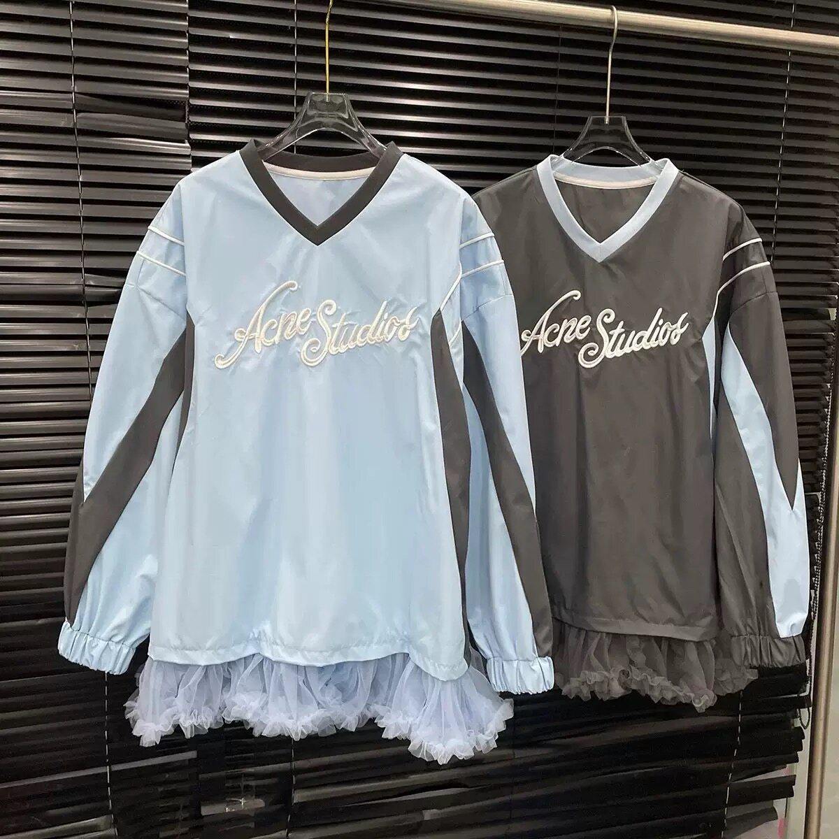 2026春秋季新款韩版宽松休闲百搭V领长袖卫衣女设计感小众上衣潮