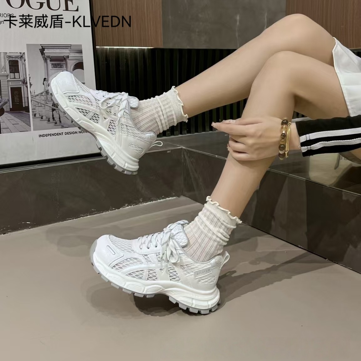 卡莱威盾女鞋新款网面透气超轻爆米花软底透气女运动鞋2521132