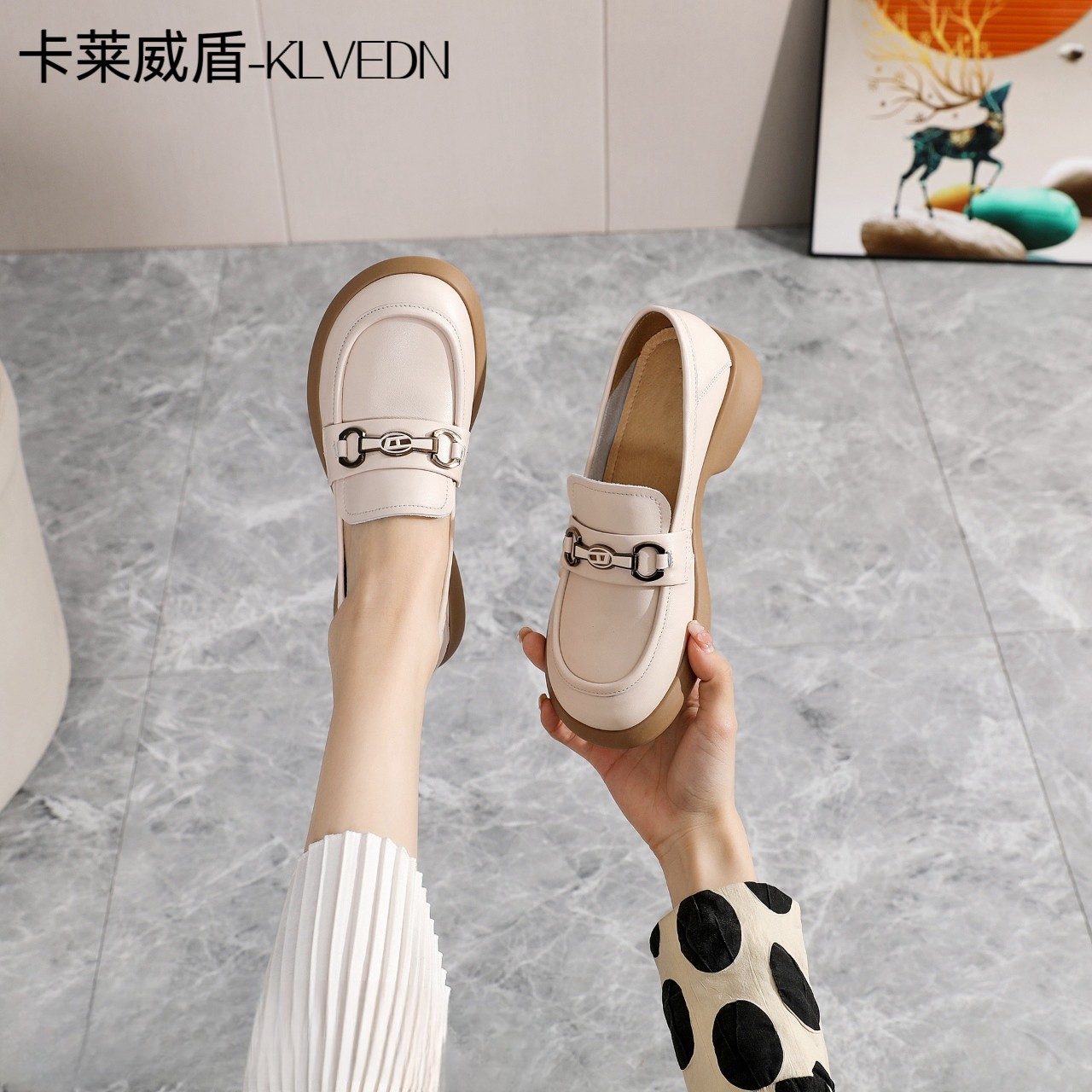klvedn/卡莱威盾正品女鞋新新款时尚牛皮百搭低跟职业单鞋9205056