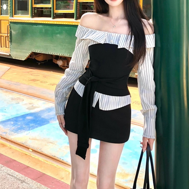 伯德小姐2025早秋新款撞色拼接条纹设计一字肩显瘦上衣半裙套装