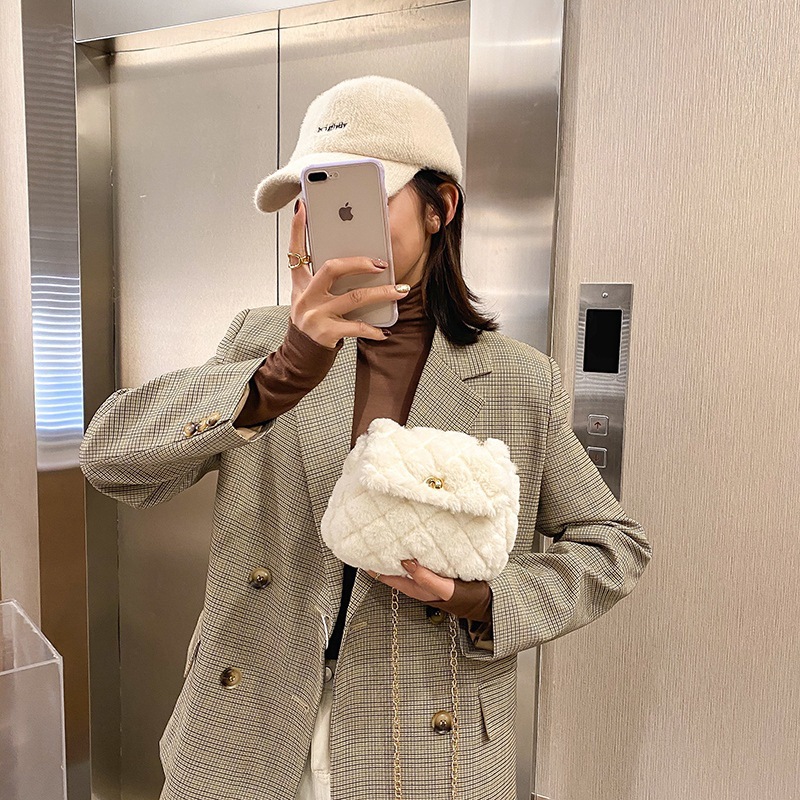 斜挎单肩背ins秋冬时尚韩版潮流行链条毛毛绒小包包女包新款2025