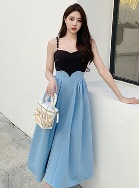 吊带裙夏日常轻lo奶甜蓝色收腰别致设计感法式炸街连衣裙高级质感