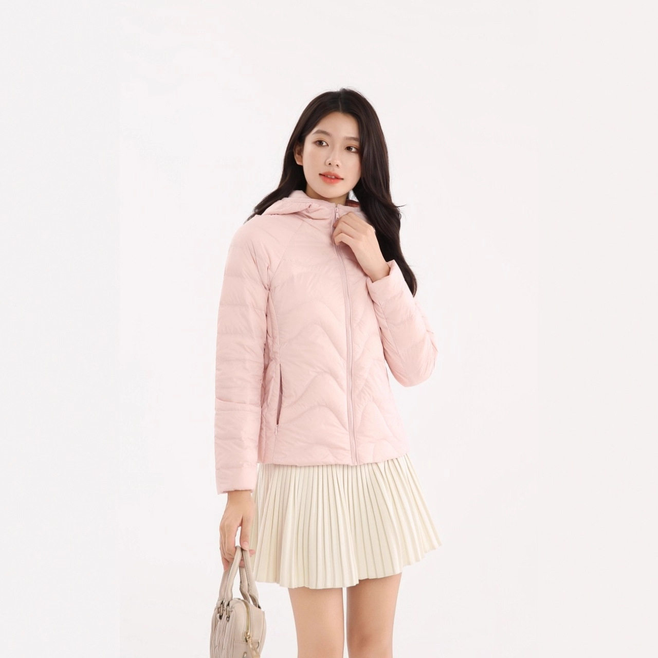 唯品会特卖断码清仓特价处理轻薄白鸭绒羽绒服女装品牌正品春秋冬