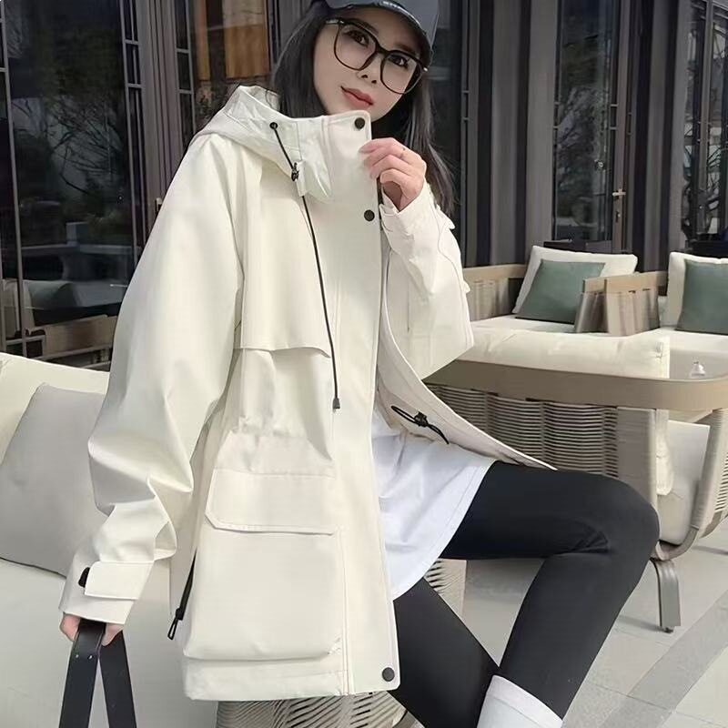 唯品会特卖清仓特价处理断码女装风衣冲锋衣品牌正品春秋新款外套