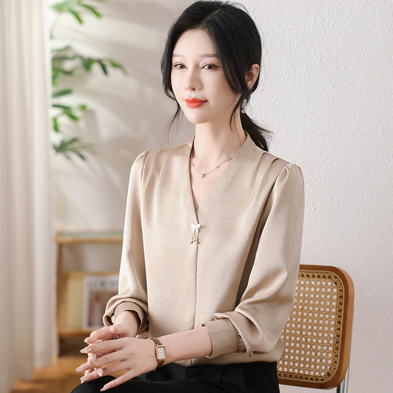 唯品会特卖清仓特价处理断码长袖真丝上衣女装品牌正品春秋夏新款