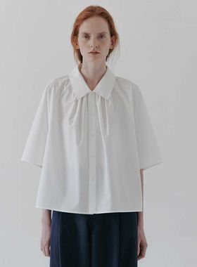 现货moia中袖褶皱衬衫新款简约减龄显瘦娃娃领白色半袖衬衣女