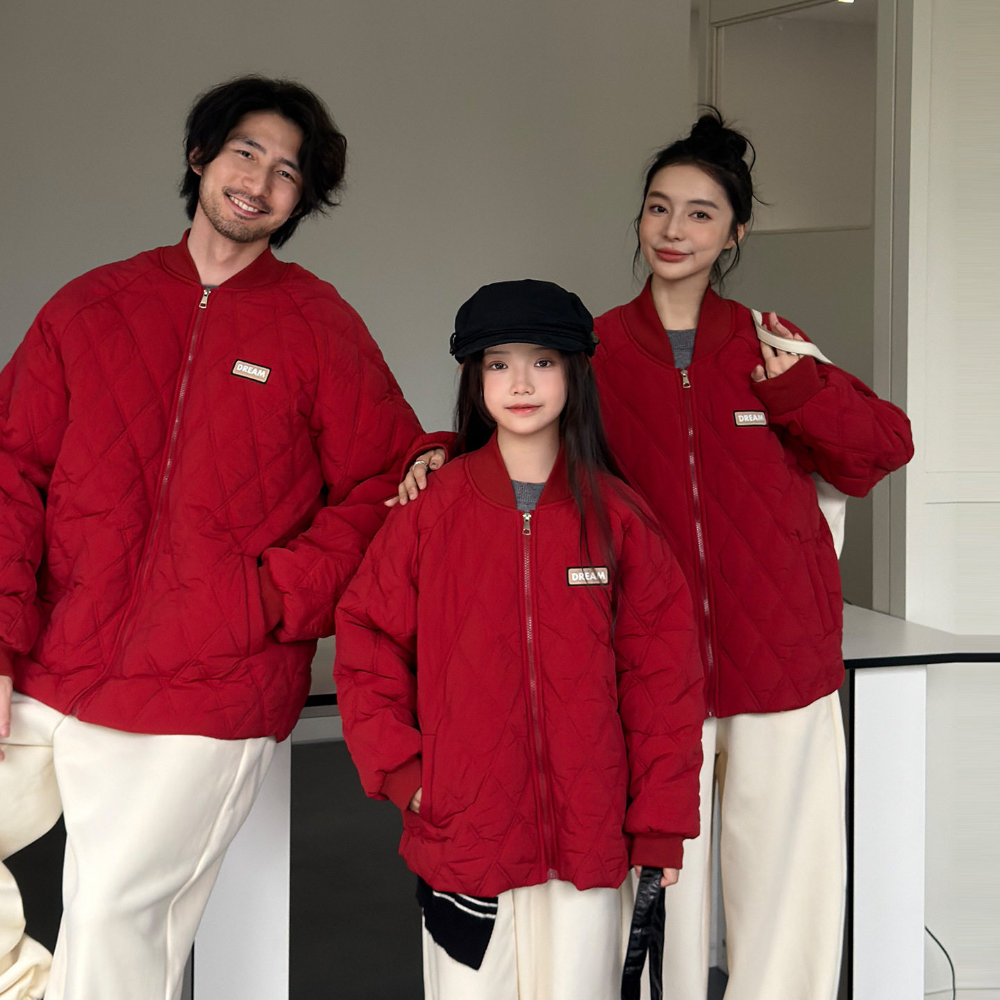 新年亲子装炸街过年红色棉服一家三口母女棒球夹克加厚外套家庭装