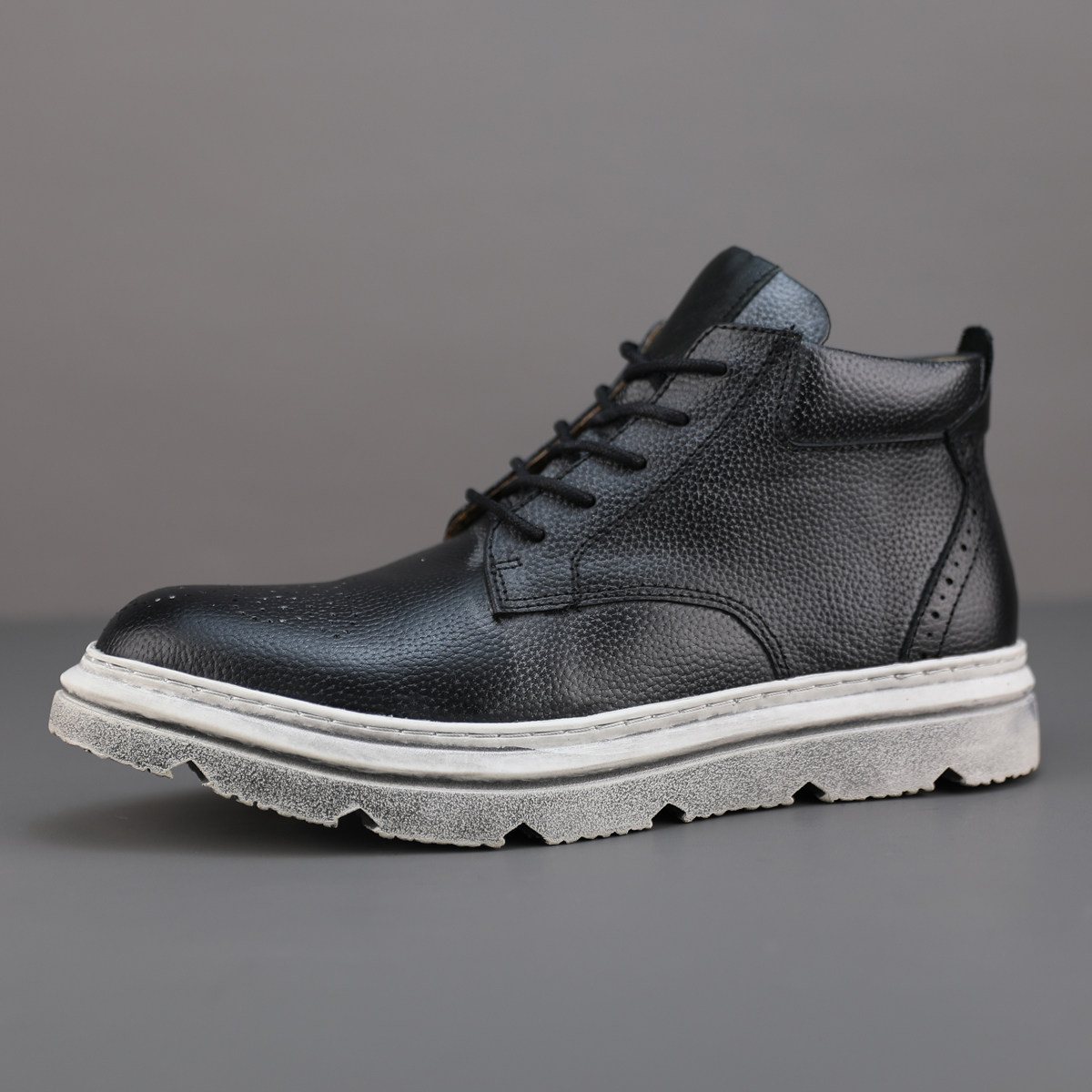 真皮雾蜡复古休闲马丁靴男