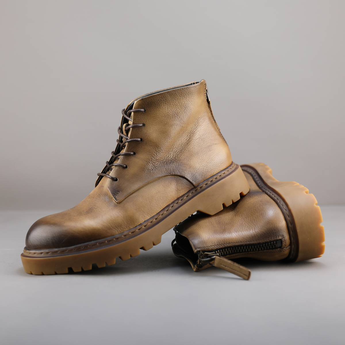 水洗头层牛皮马丁靴男保暖