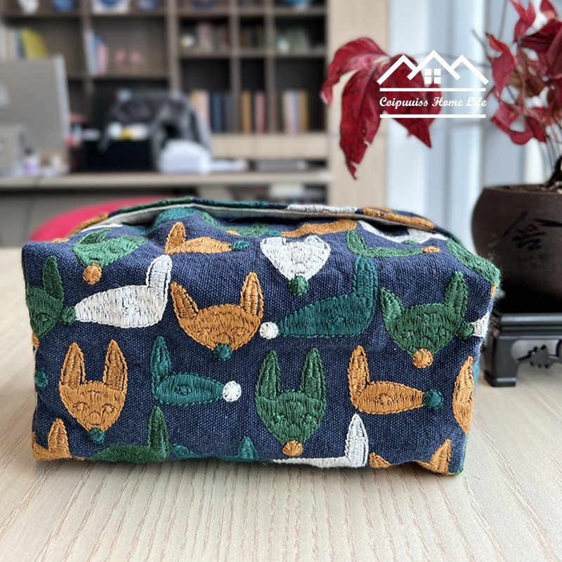 重工刺绣小狐狸悬挂车载纸巾盒