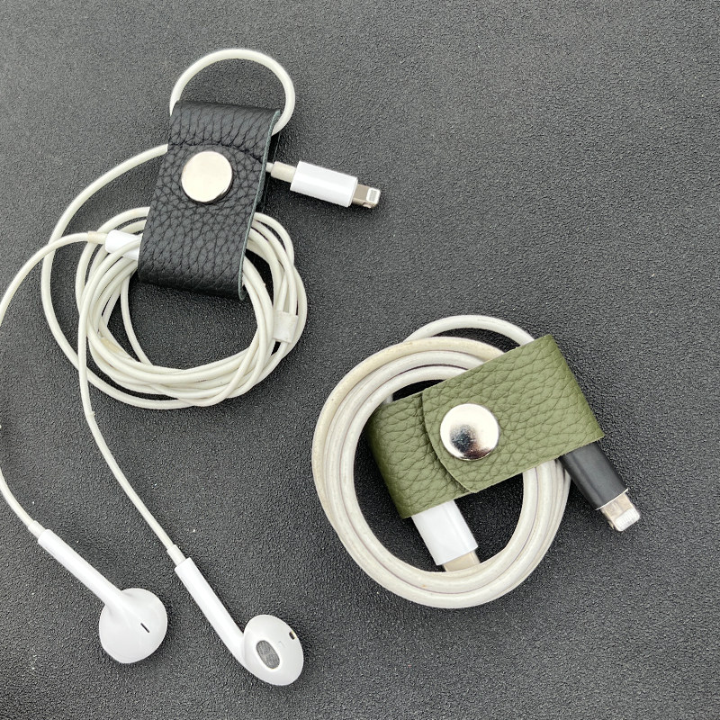 스냅 버튼 케이블 관리 유물이 있는 맞춤형 수제  가죽 헤드폰 케이블 와인더 보관 허브 케이블 와인더 데이터 케이블