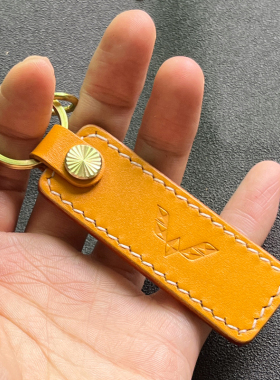 适用五菱宏光MINIEV 晴空缤果E5星光星云汽车钥匙扣真皮牛皮挂件