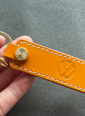 适用大众CC高尔夫辉昂途昂途观帕萨特迈腾汽车钥匙扣真皮牛皮挂件