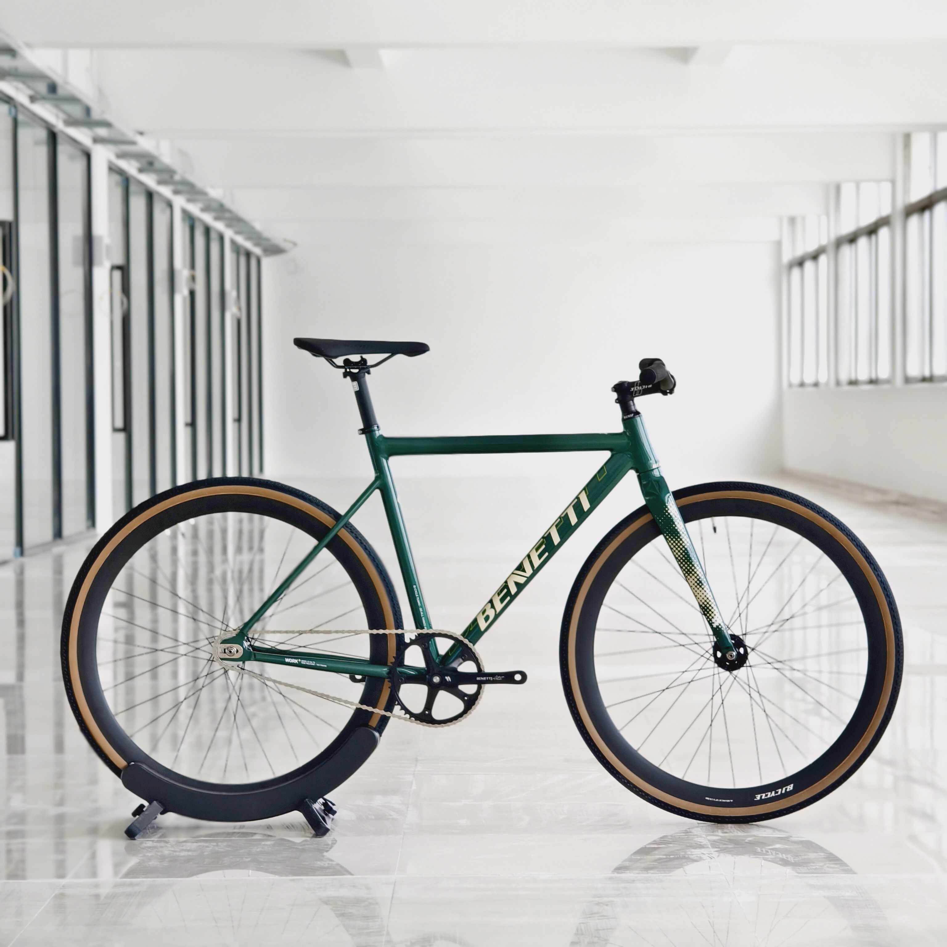 BJ-Benetti全地型死飞 BRIELLE车架固齿单速自行车死飞瓜车粗轮胎