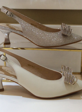 断码哈森HARSON正品2024夏季尖头高细跟后空水钻女凉皮鞋HM247913