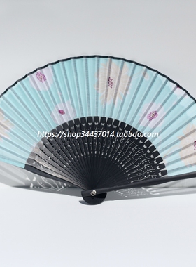 蓝绿色花朵 小蝴蝶 唐草纹折扇 扇子 雕刻工艺女扇