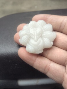 新疆和田玉籽料九尾狐行云流水玉佩牌挂件吊坠